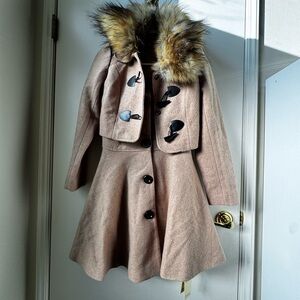 Snidel Two-Piece Stylish Tan Coat with Faux Fur Collar